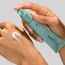 Load image into Gallery viewer, AquaBoost Oil Free Moisturizer
