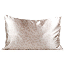 Load image into Gallery viewer, Satin Pillowcase - Leopard
